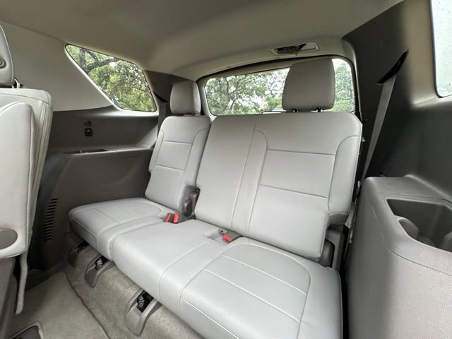 Used 2018 Chevrolet Traverse LT FWD image 16