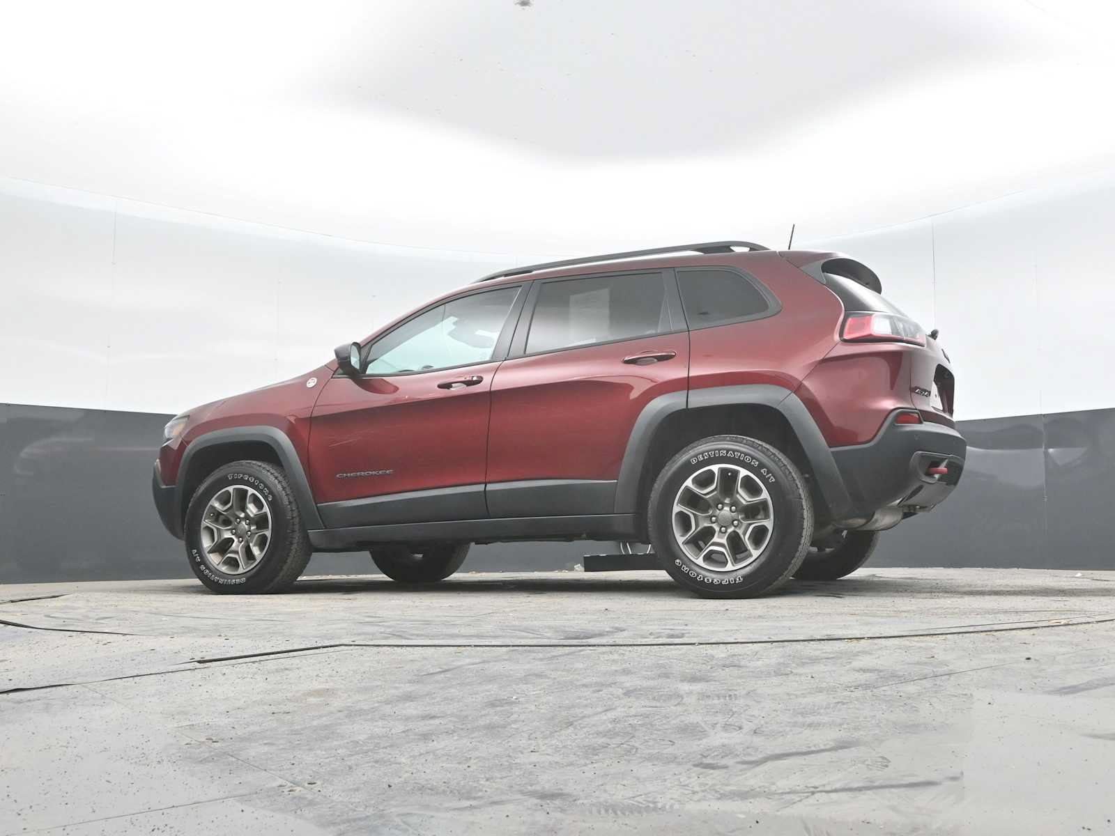 Used 2021 Jeep Cherokee Trailhawk w/ Sun, Sound & Nav Group AWD/4WD image 43