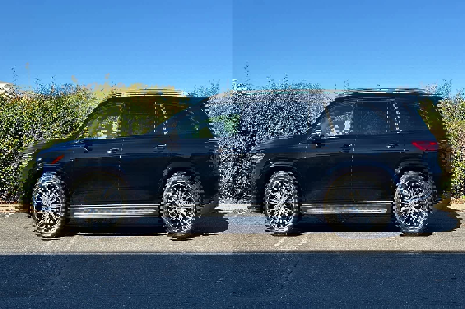 New 2026 Mercedes-Benz GLS 580 4MATIC image 6