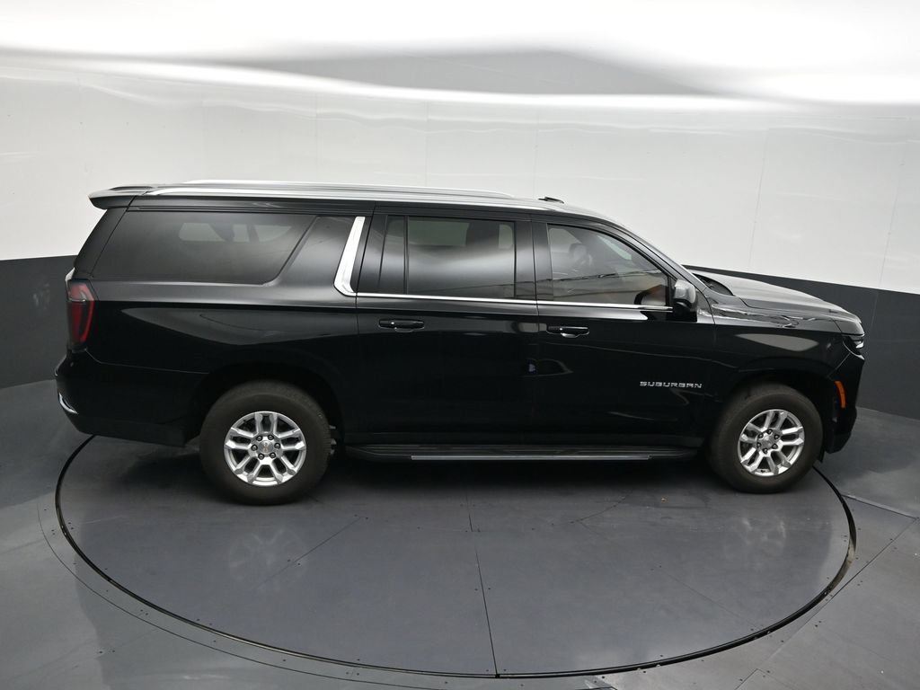 Used 2026 Chevrolet Suburban LS RWD image 20