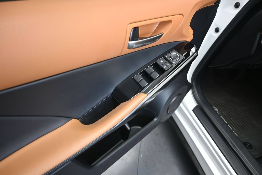 Certified 2022 Lexus IS 300 w/ Accessory Package RWD image 11