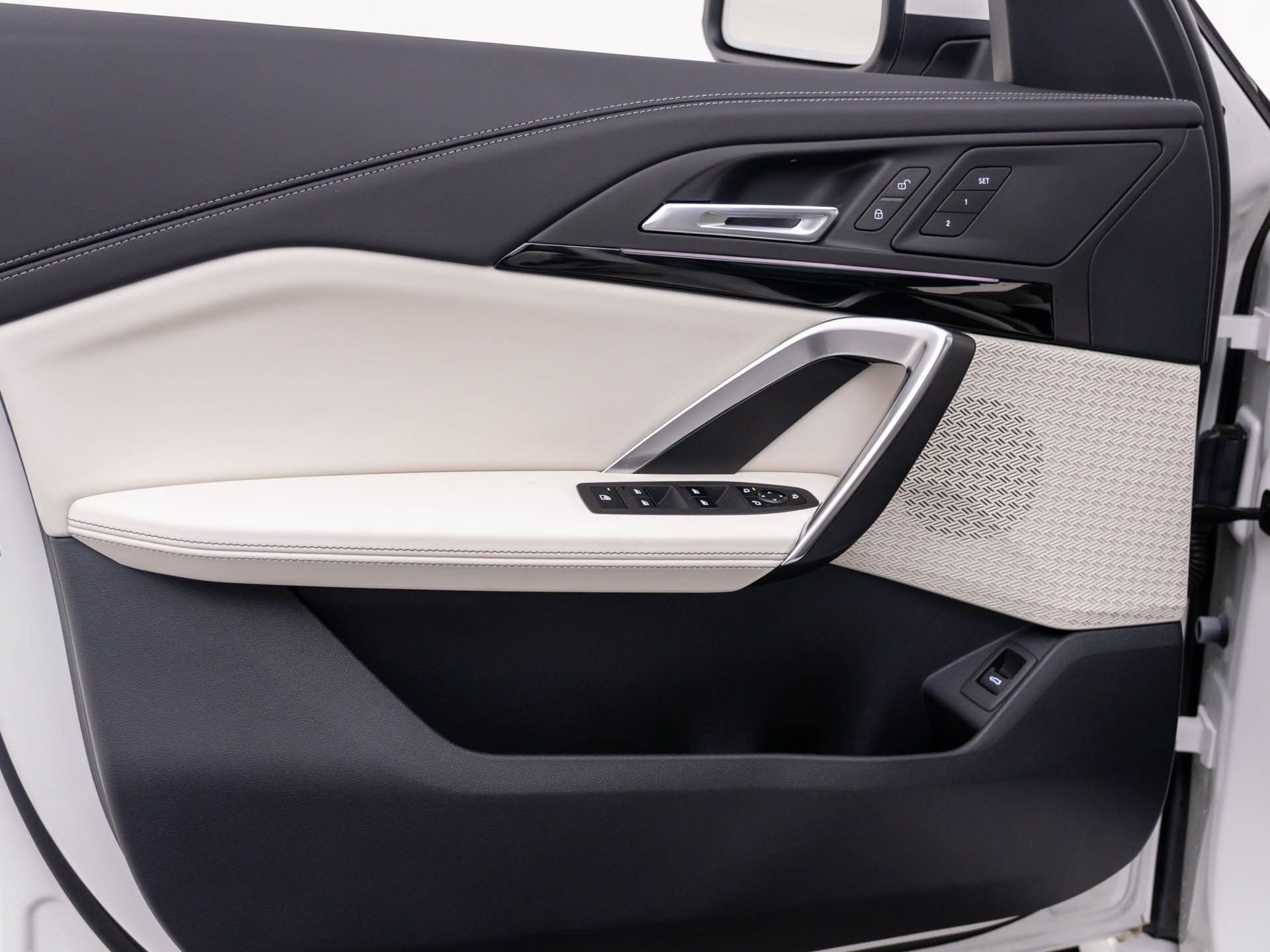 New 2026 BMW X1 xDrive28i AWD/4WD image 13