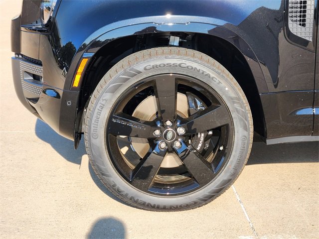 New 2025 Land Rover Defender 130 V8 image 7