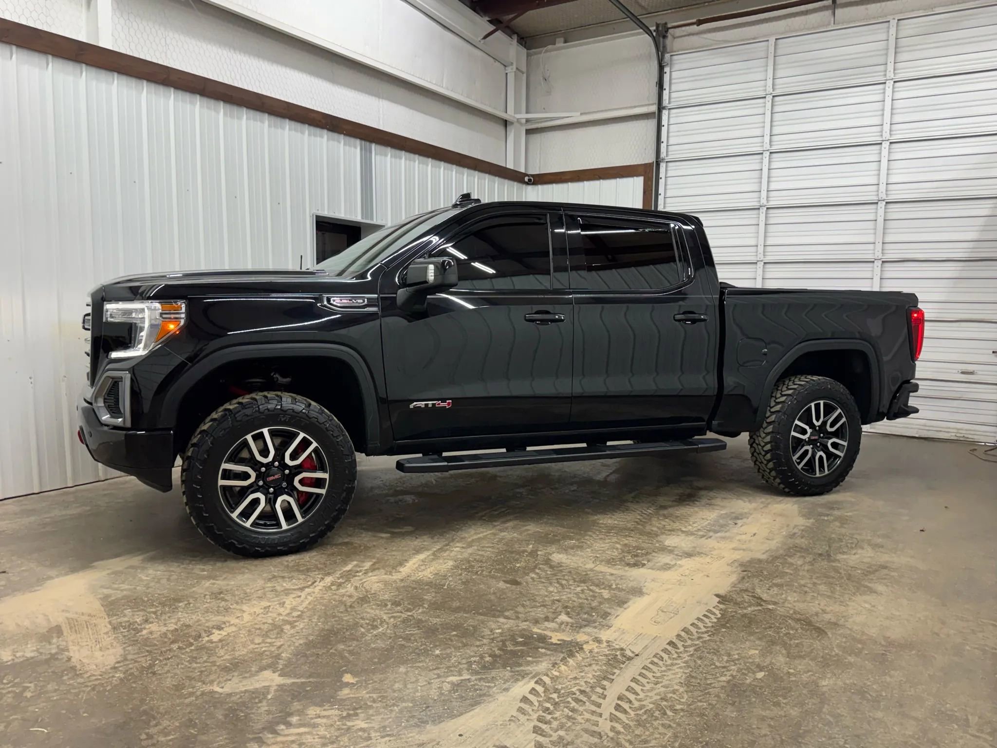 Used 2019 GMC Sierra 1500 AT4 w/ AT4 Premium Package image 3