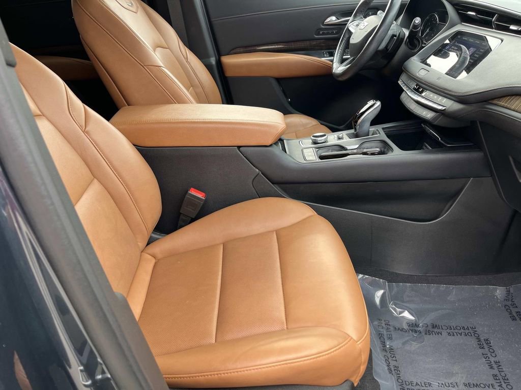 Used 2021 Cadillac XT4 Premium Luxury image 23