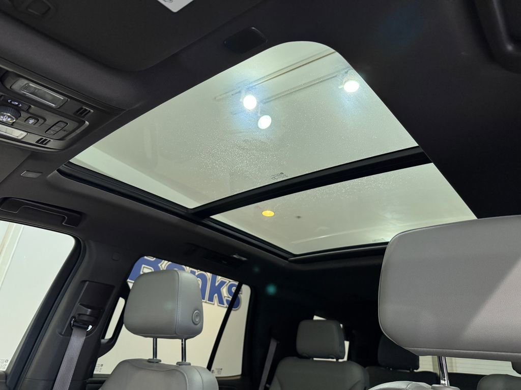 Certified 2022 Chevrolet Tahoe Z71 w/ Luxury Package image 24