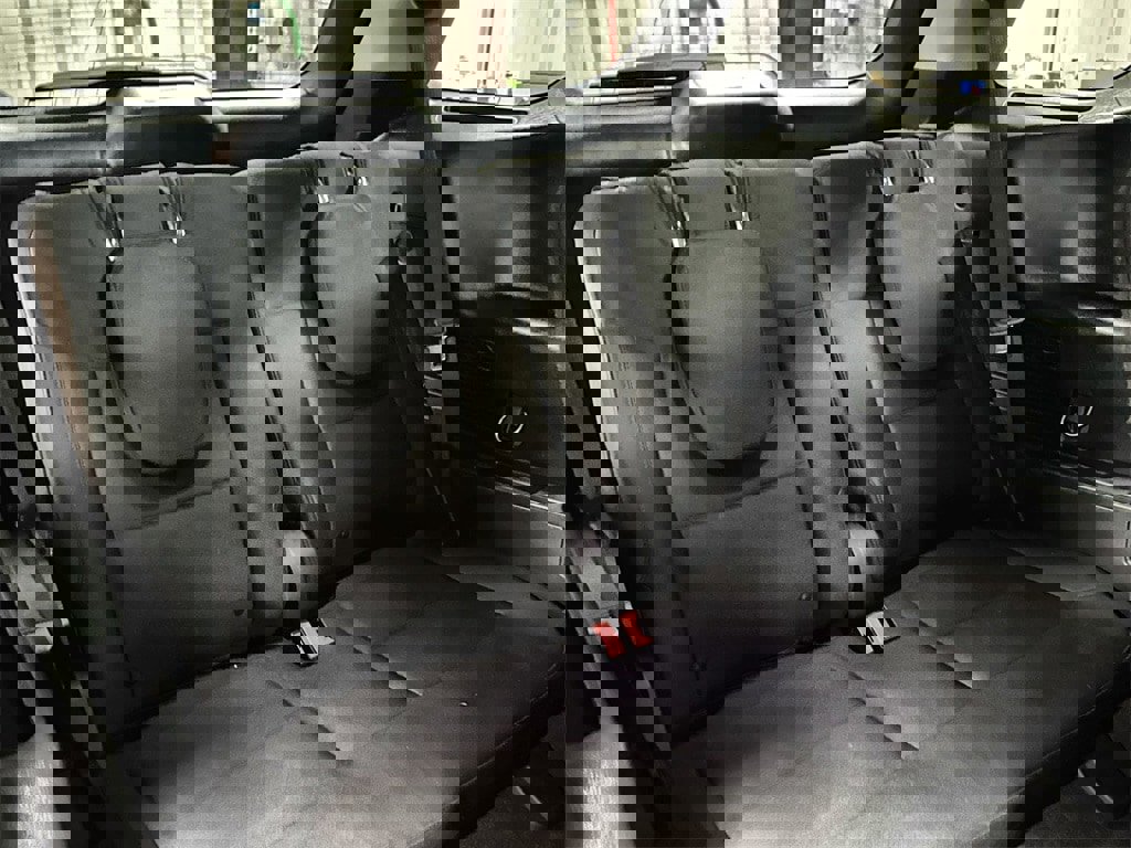 Used 2022 Ford Explorer XLT image 29