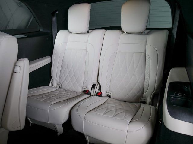 Used 2025 Mercedes-Benz GLS 63 AMG 4MATIC image 26