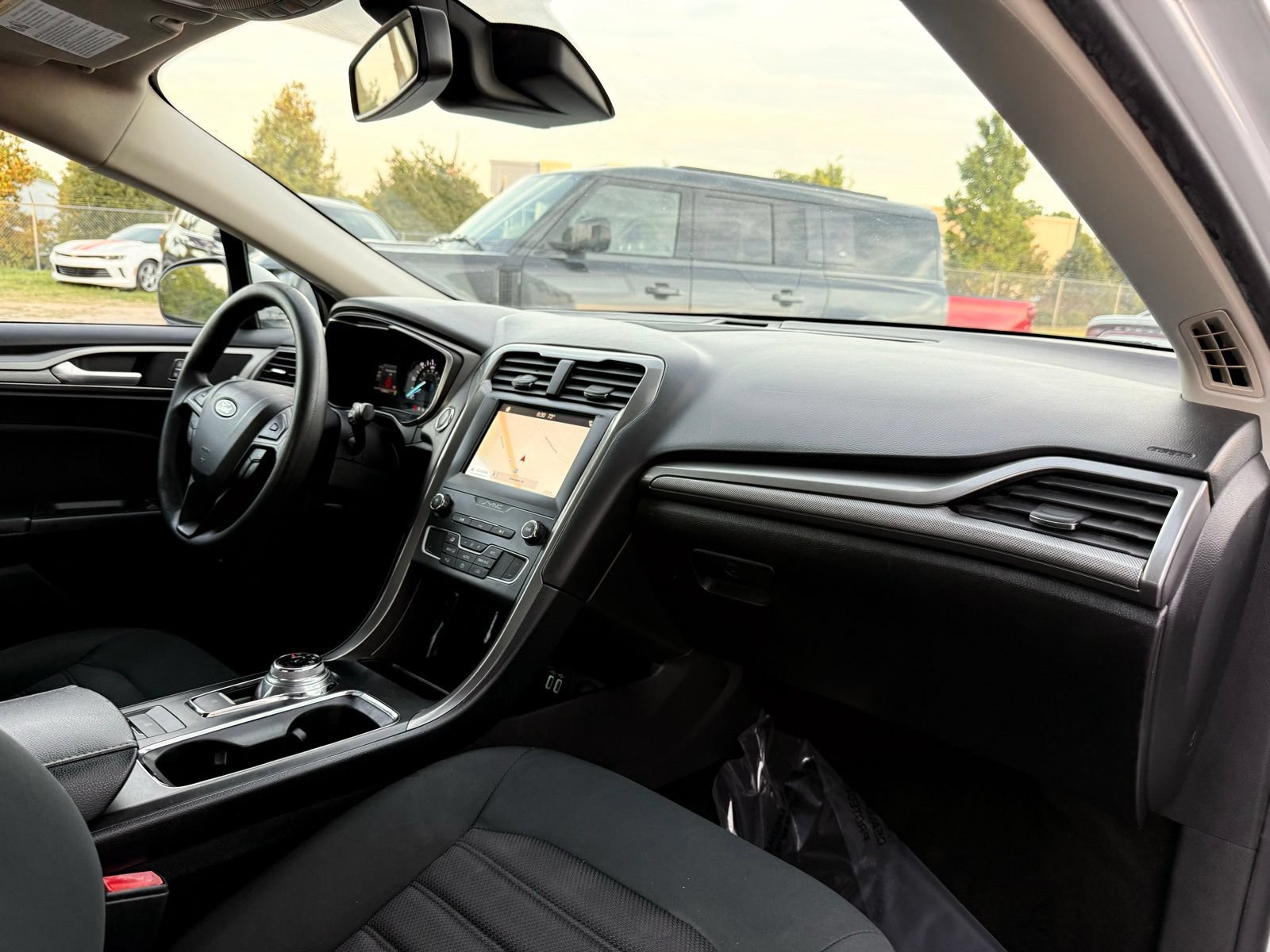 Used 2019 Ford Fusion SE FWD image 21