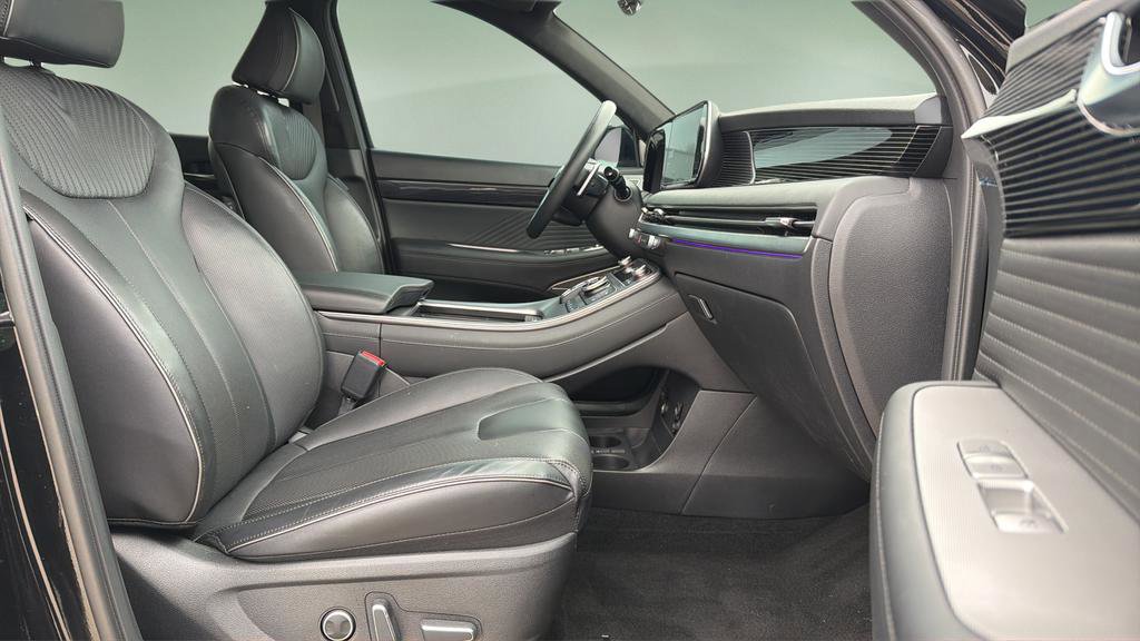 Used 2024 Hyundai Palisade Calligraphy image 11