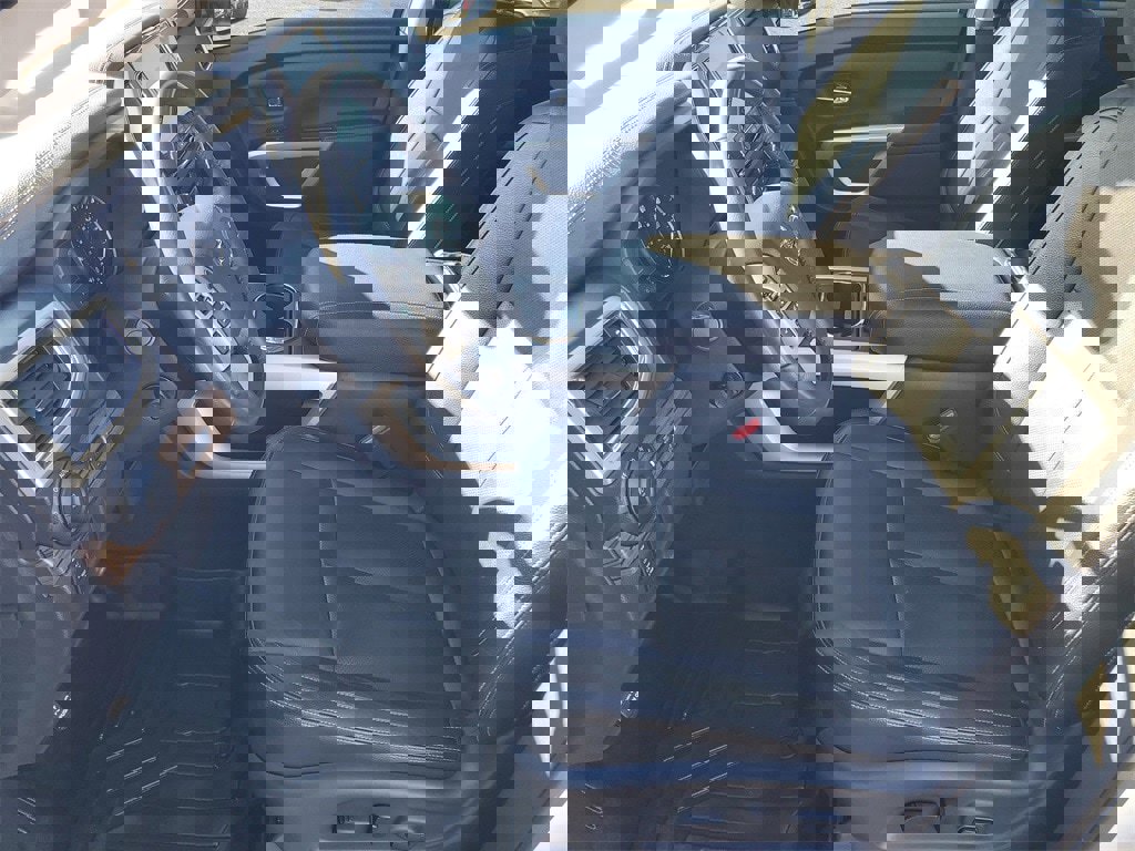 Used 2020 Nissan Titan SL w/ Moonroof Package image 5