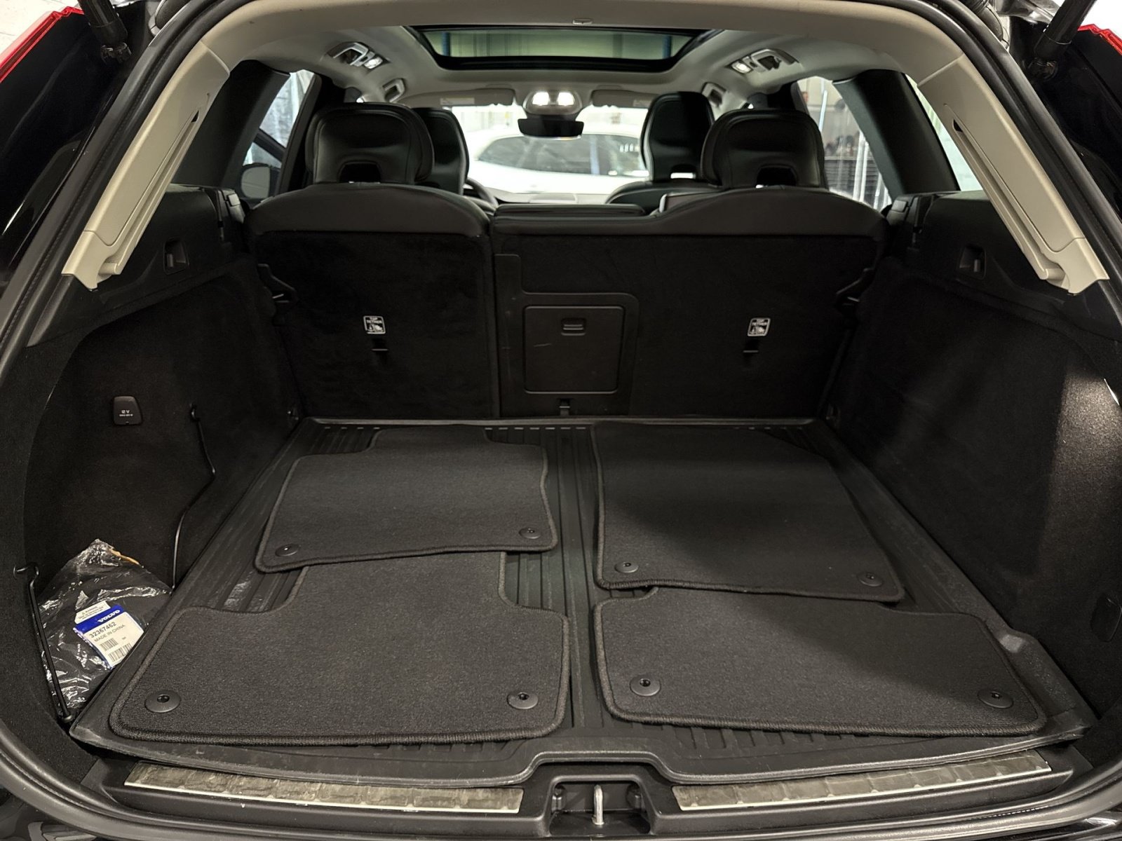Certified 2023 Volvo XC60 B5 Ultimate w/ Climate Package AWD/4WD image 26