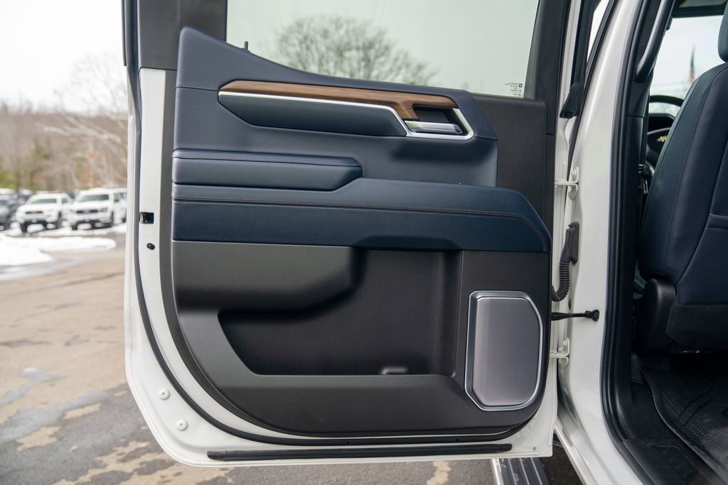 Used 2023 Chevrolet Silverado 1500 High Country w/ High Country Premium Package image 19