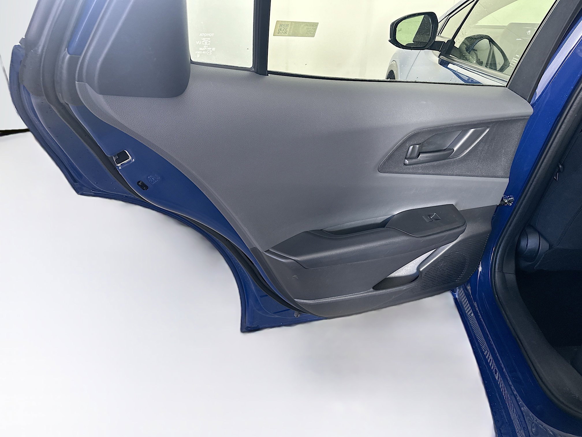 Used 2025 Toyota Prius LE image 27