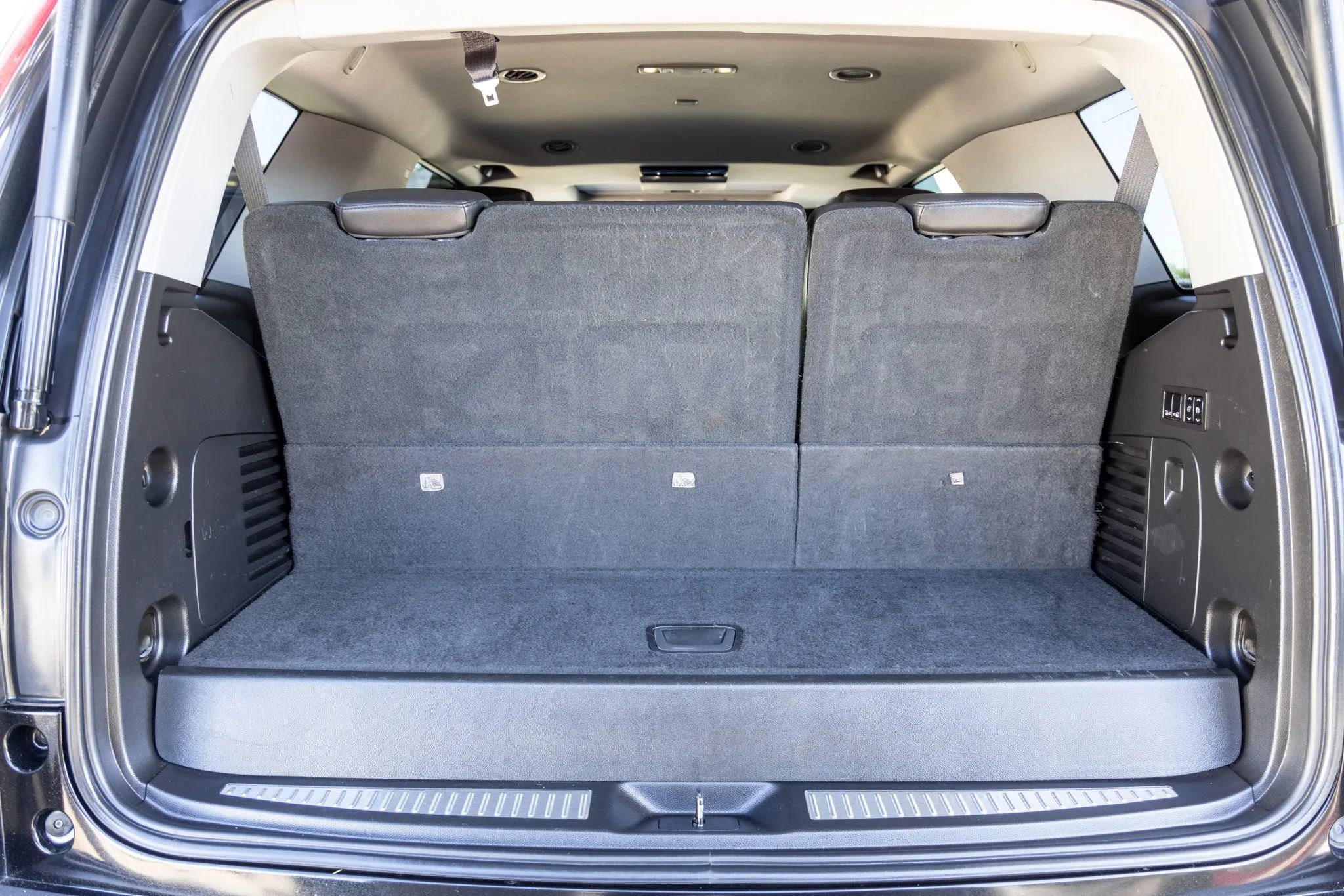 Used 2017 Cadillac Escalade Luxury image 14