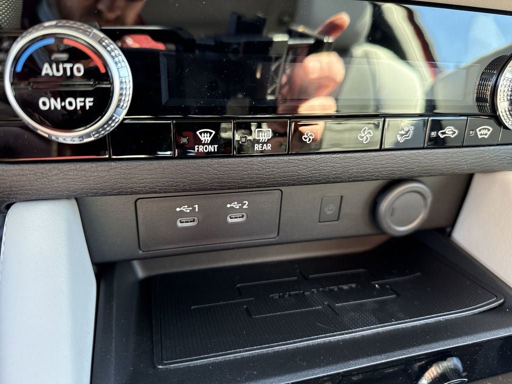 New 2025 Mitsubishi Outlander SE image 39