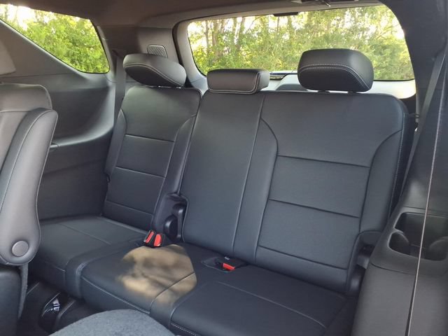 New 2027 Chevrolet Traverse LT w/ Sun and Wheel Package FWD image 11