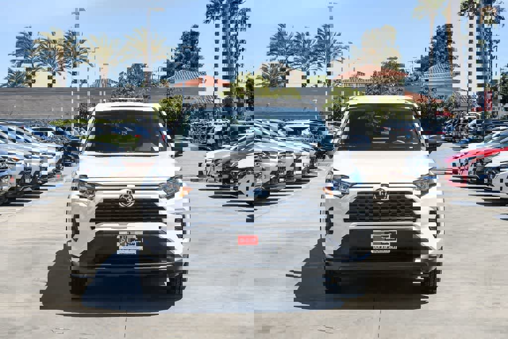 Used 2022 Toyota RAV4 LE FWD image 2