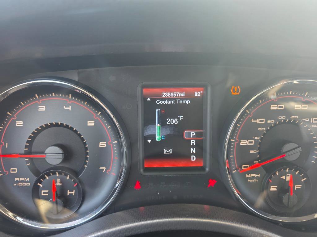 Used 2013 Dodge Charger SE RWD image 14