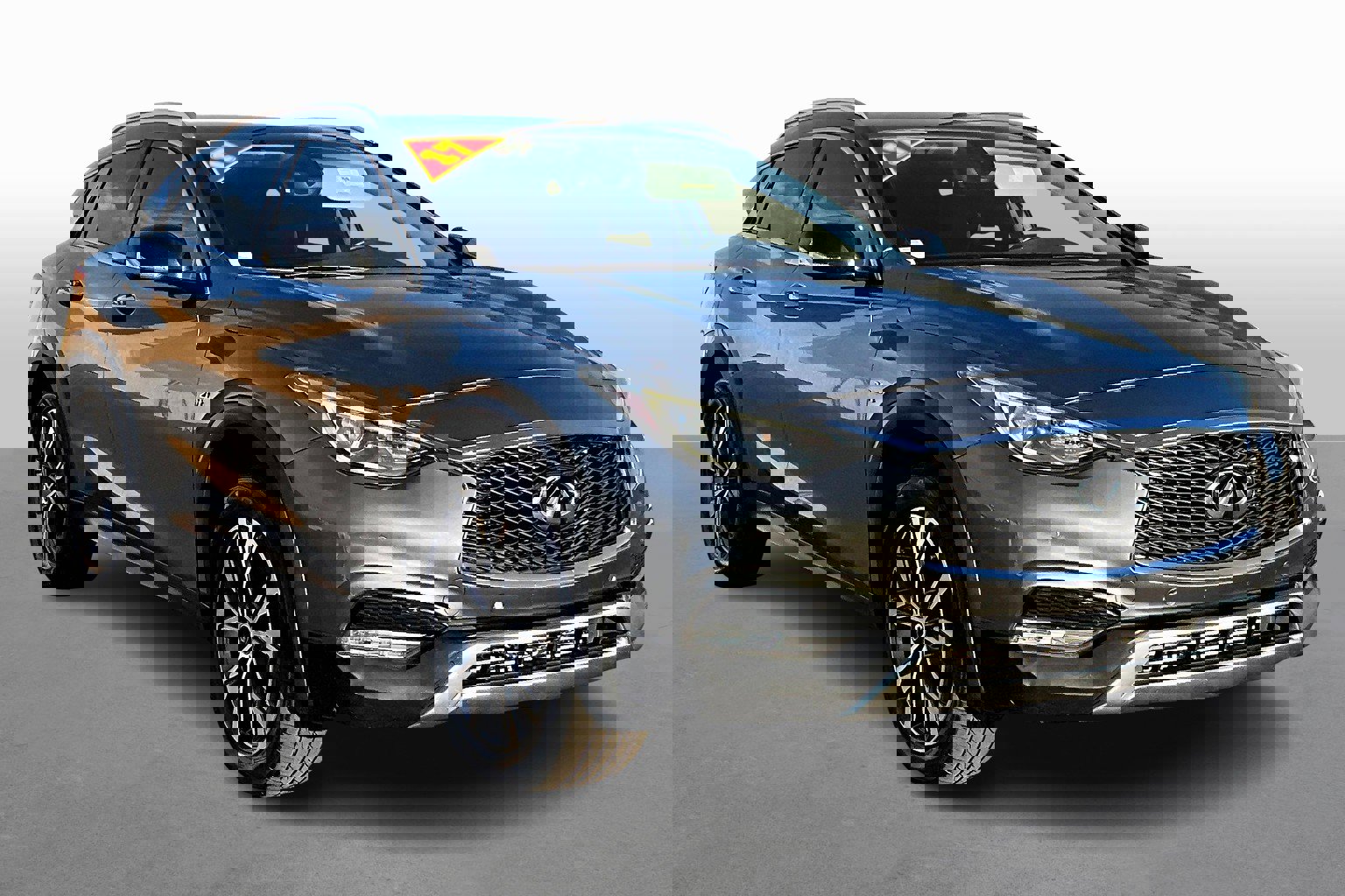 Used 2017 INFINITI QX30 Premium w/ Navigation Package image 10