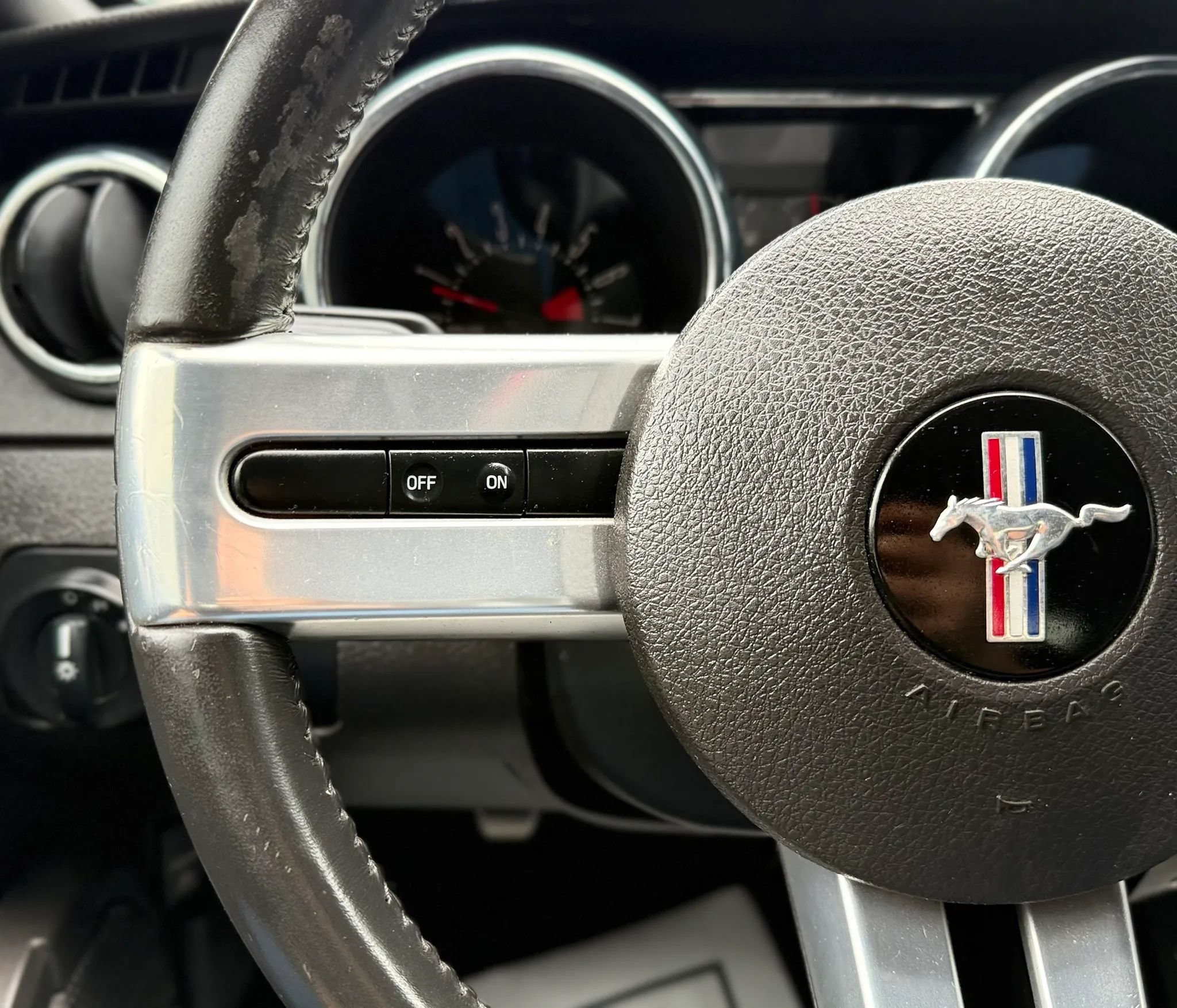 Used 2008 Ford Mustang Convertible RWD image 18