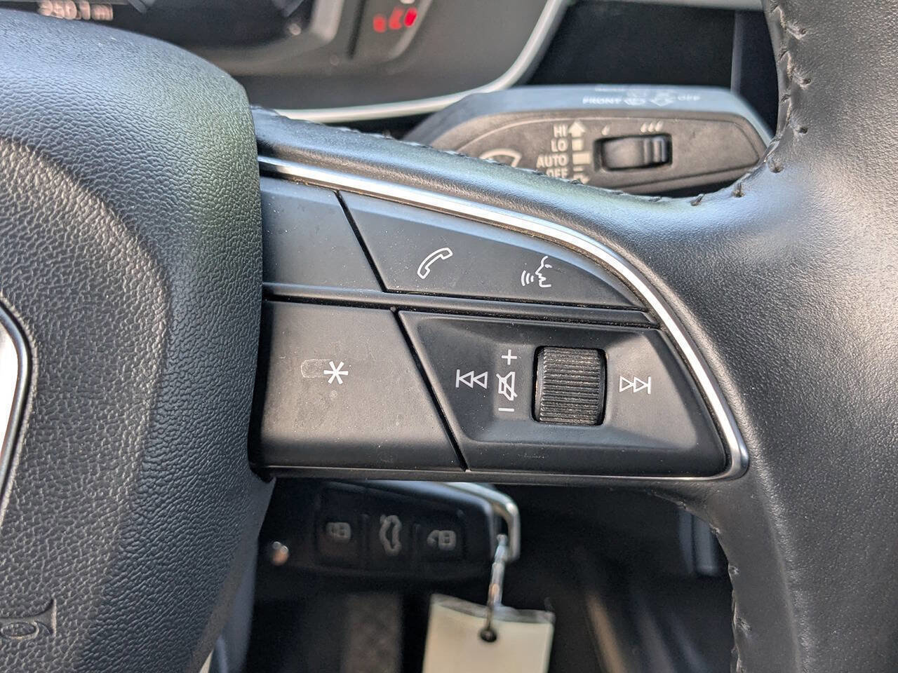 Used 2020 Audi Q3 2.0T Premium image 31