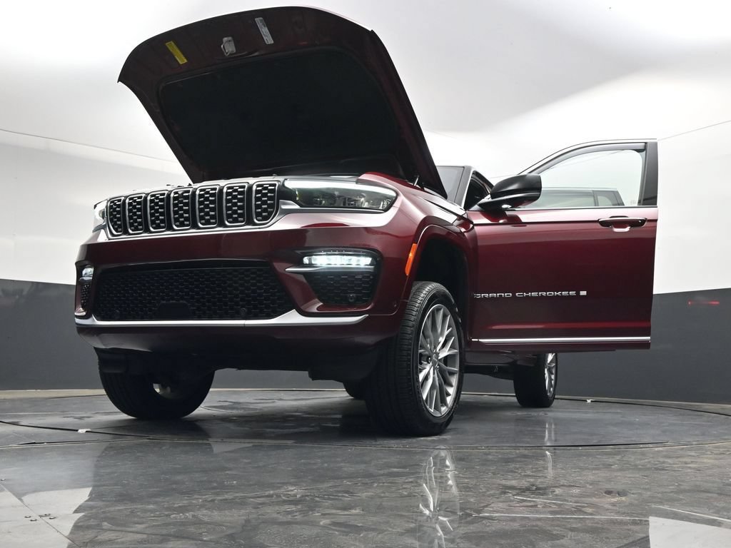 Used 2024 Jeep Grand Cherokee Summit AWD/4WD image 44