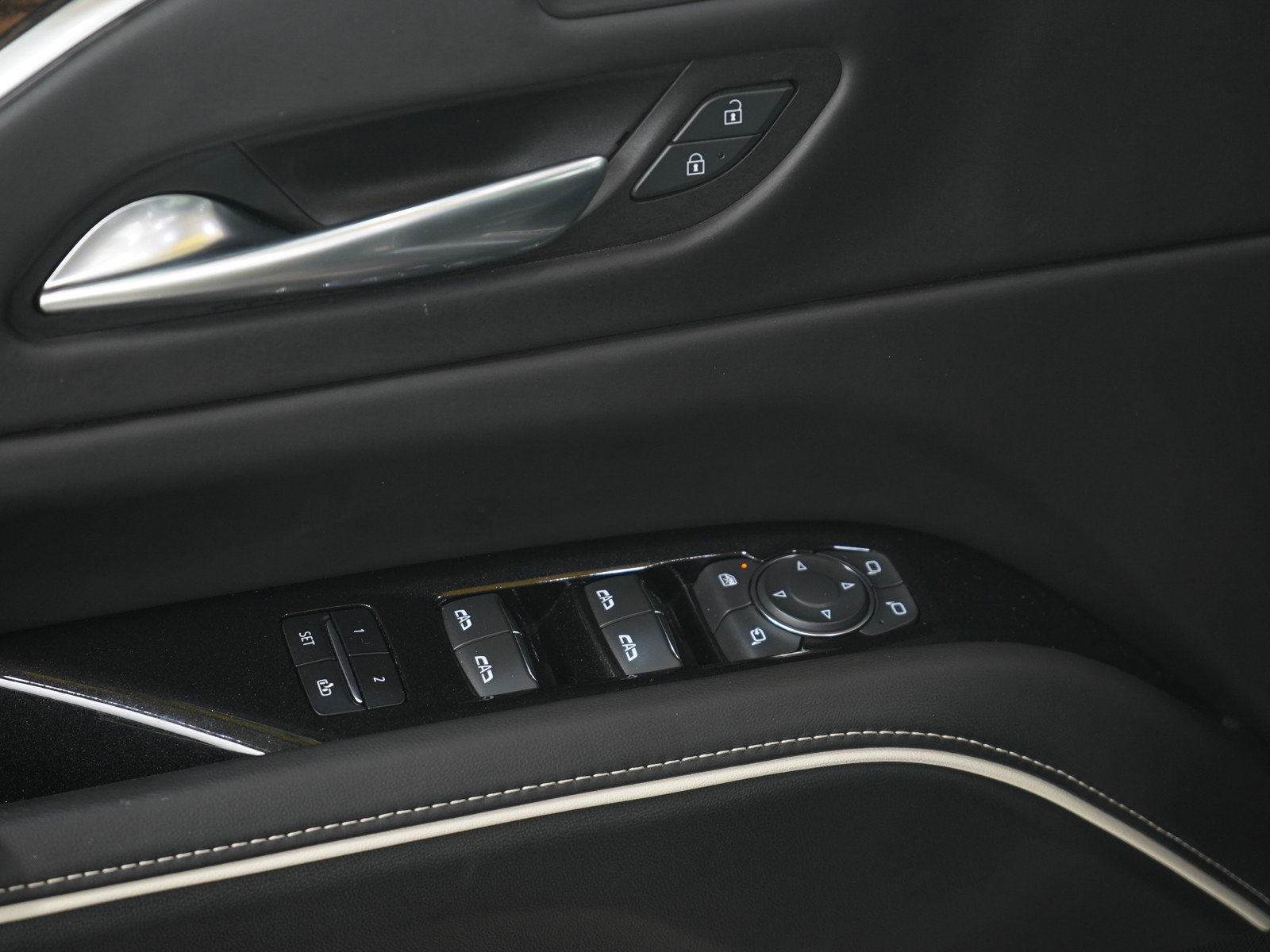 Used 2021 Cadillac Escalade ESV Sport Platinum image 28