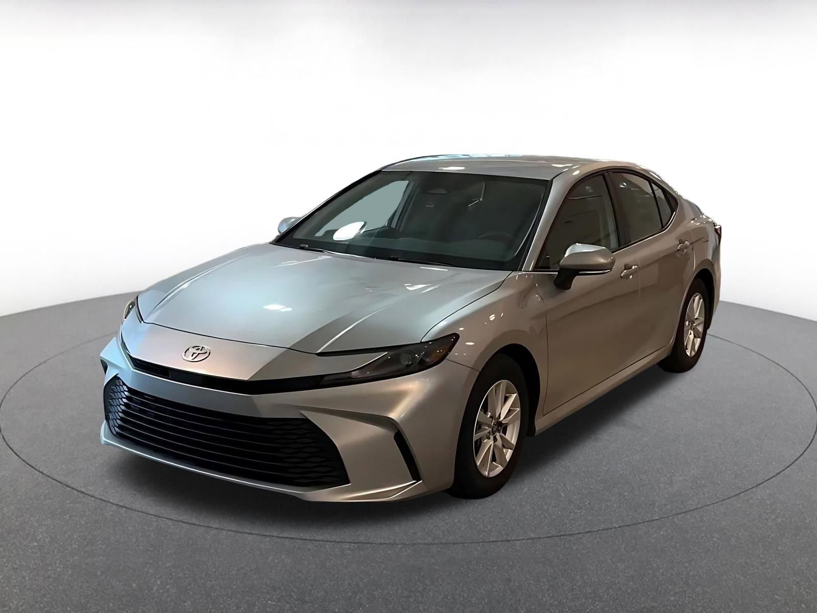 Used 2025 Toyota Camry LE FWD image 7