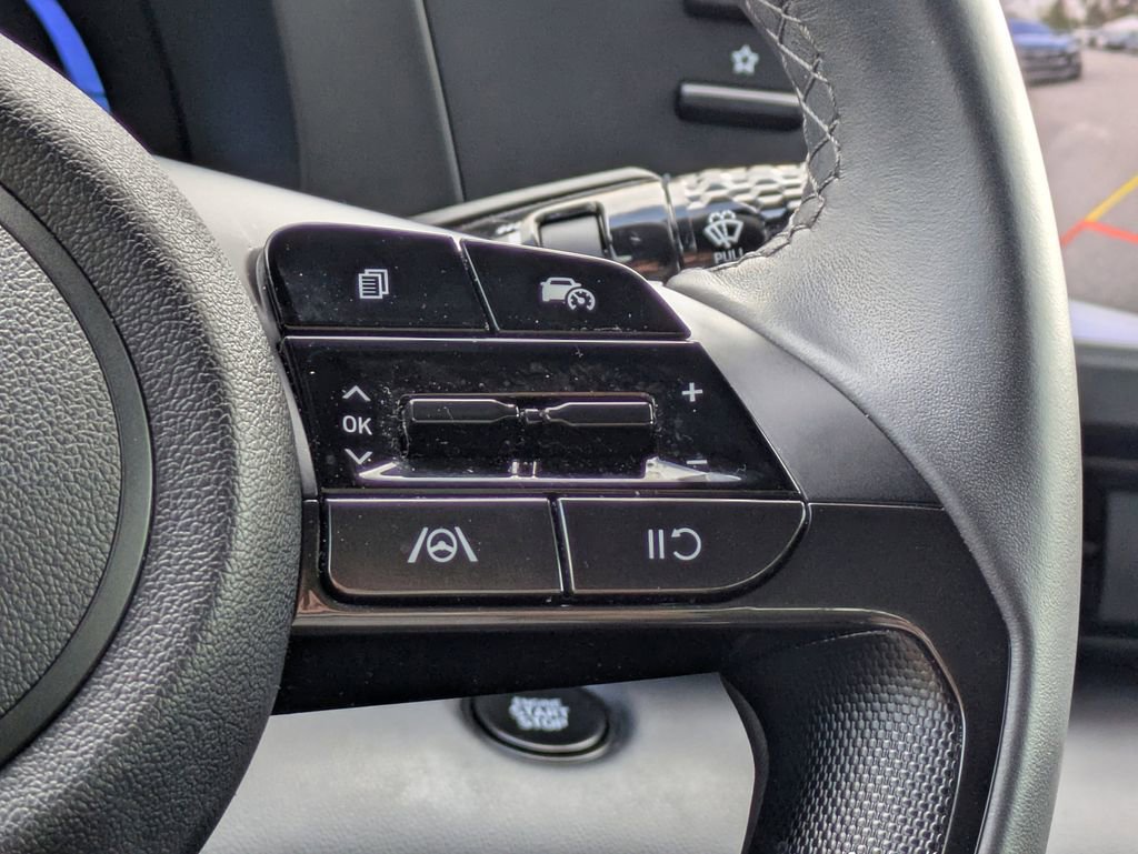 Certified 2025 Hyundai Elantra Sport image 24