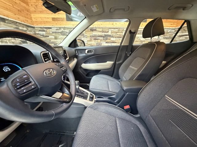 Used 2026 Hyundai Venue SEL FWD image 13