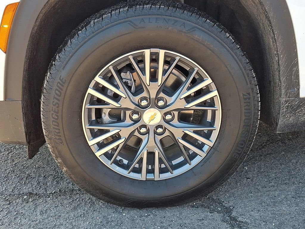 Used 2026 Chevrolet Traverse LT w/ Driver Confidence Package image 31