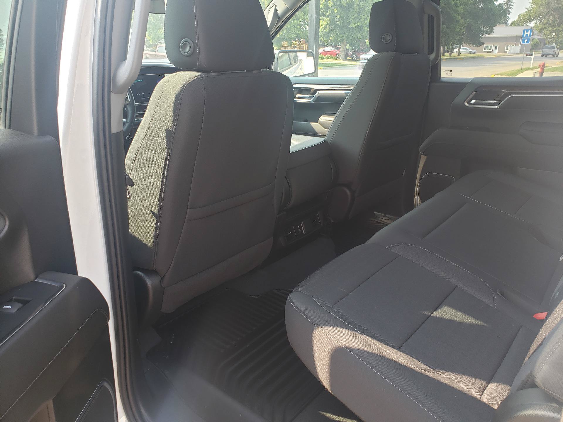 Used 2022 Chevrolet Silverado 1500 LT w/ Protection Package AWD/4WD image 12