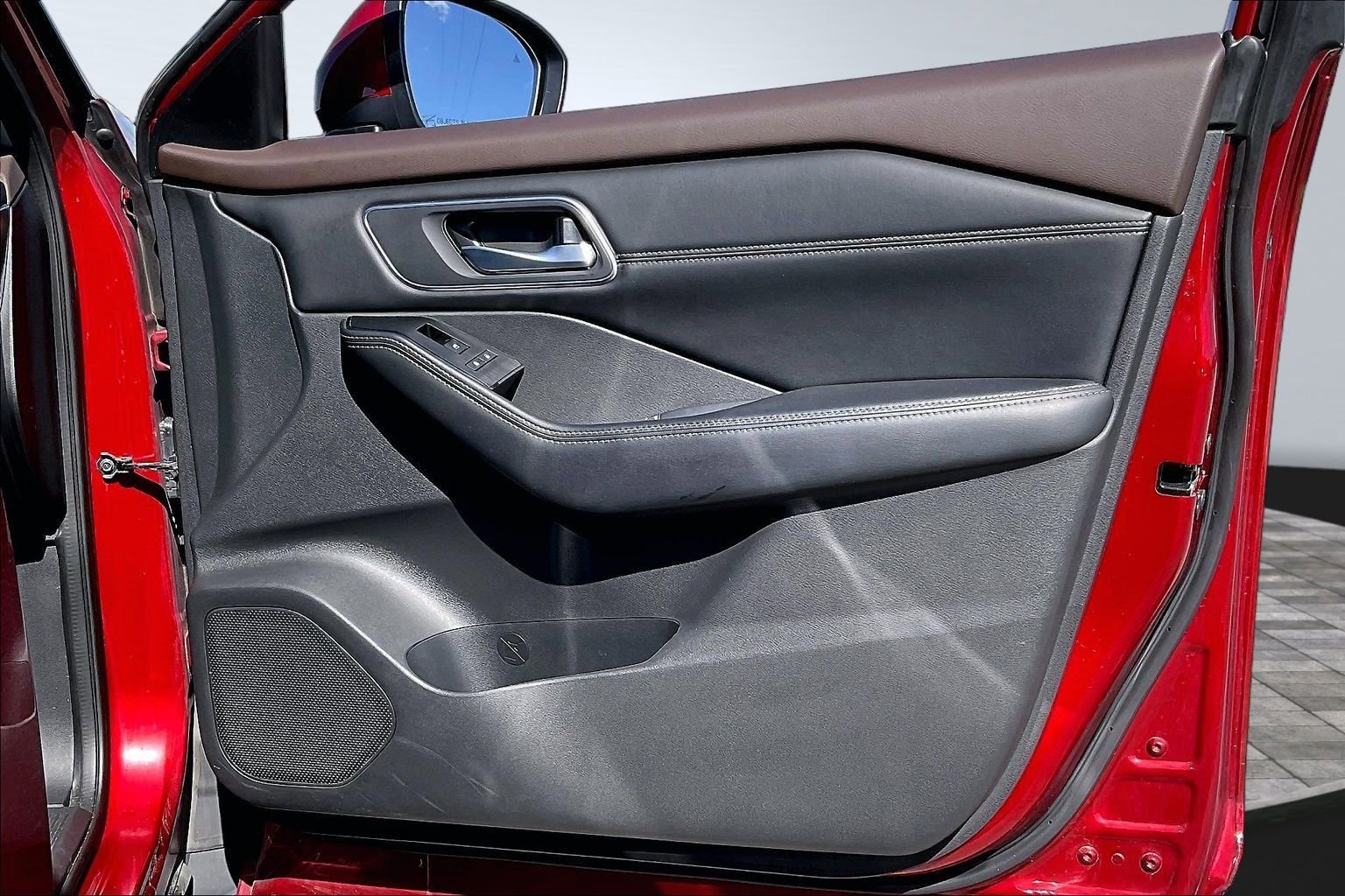 Used 2021 Nissan Rogue SV image 18