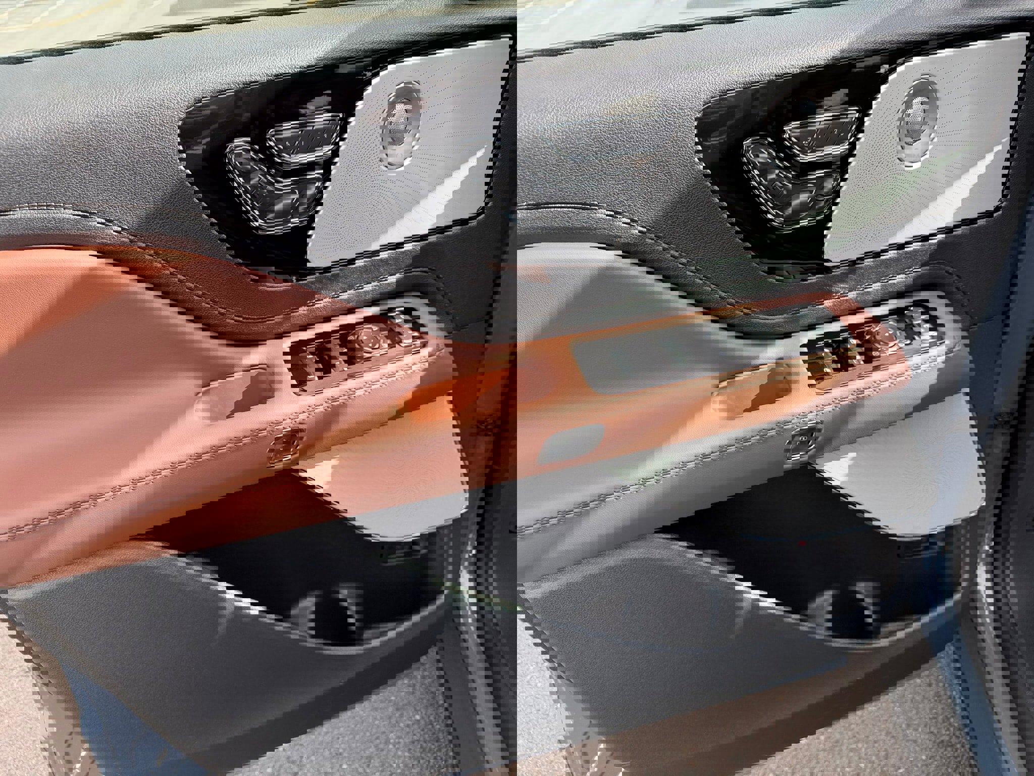 New 2026 Lincoln Aviator Reserve w/ Luxury Package image 12