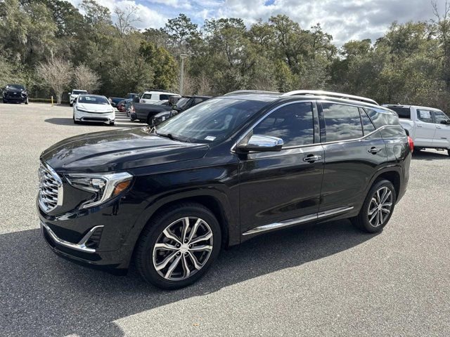 Used 2019 GMC Terrain Denali w/ Driver Alert Package II FWD image 5