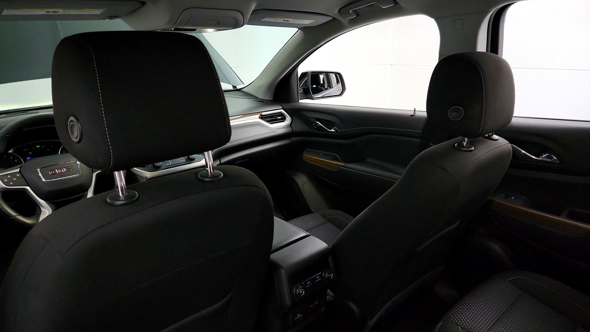 Used 2021 GMC Acadia SLE w/ Driver Convenience Package FWD image 24