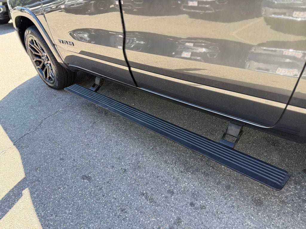 Used 2025 RAM 1500 Limited AWD/4WD image 28