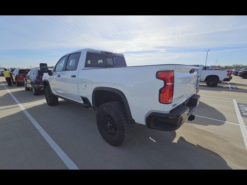 Used 2025 Chevrolet Silverado 2500 ZR2 w/ Technology Package image 6