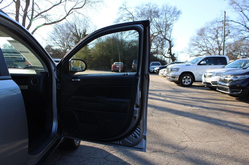 Used 2016 Jeep Compass 75th Anniversary w/ Power Value Group image 32