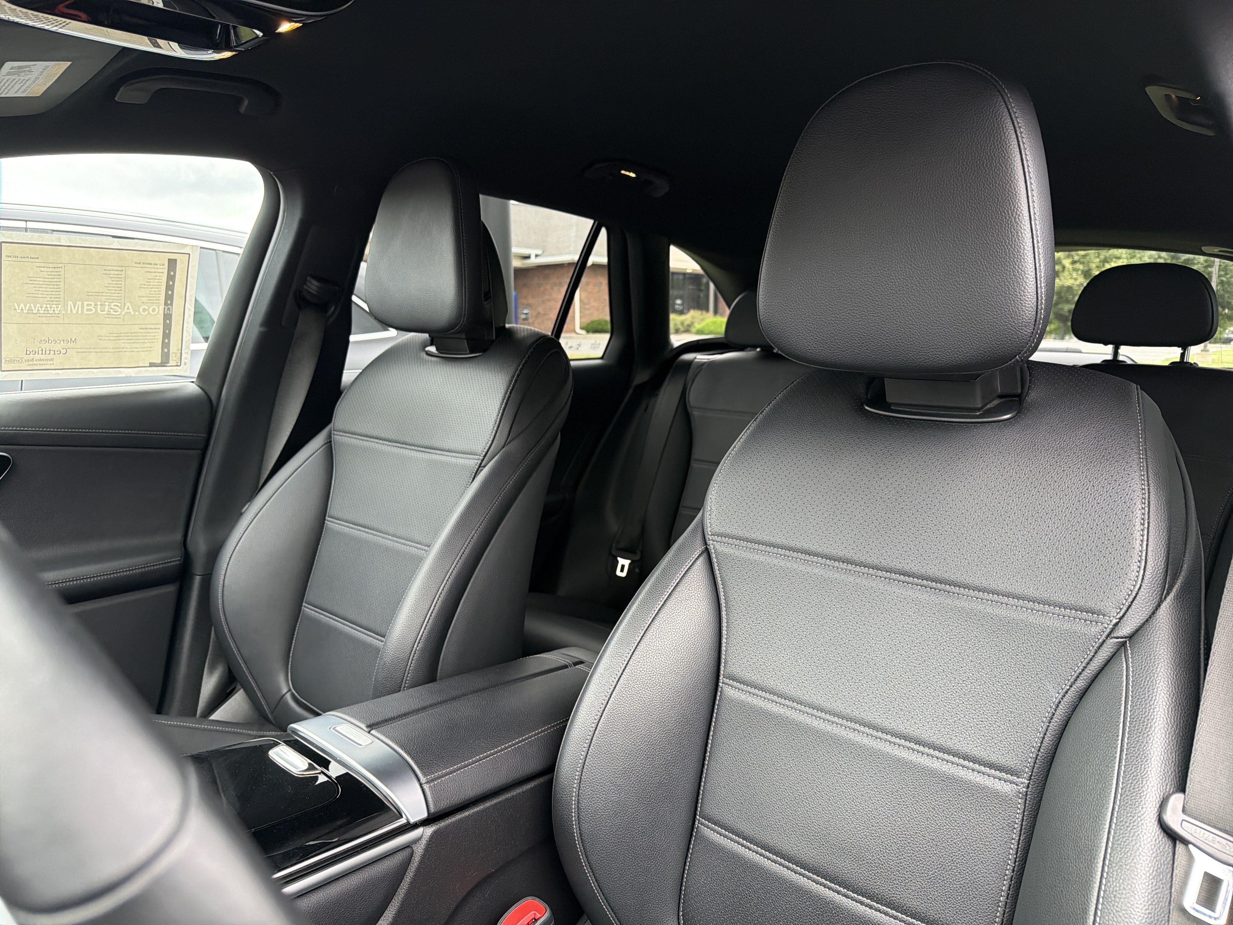 Used 2023 Mercedes-Benz GLC 300 4MATIC image 10