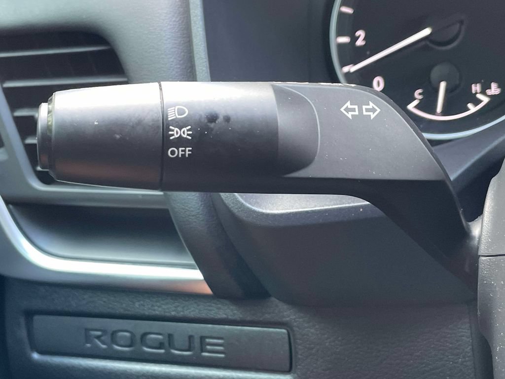 Used 2026 Nissan Rogue S FWD image 23