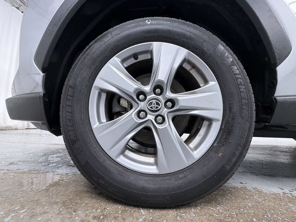Certified 2022 Toyota RAV4 XLE AWD/4WD image 12