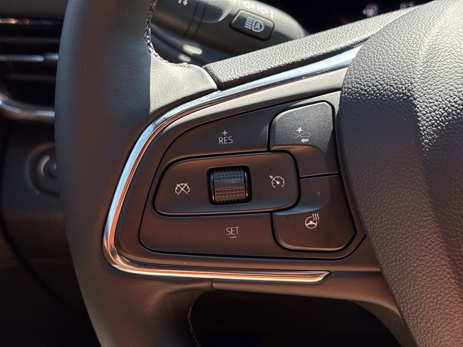 Used 2025 Buick Envista Sport Touring w/ Experience Buick Package FWD image 18