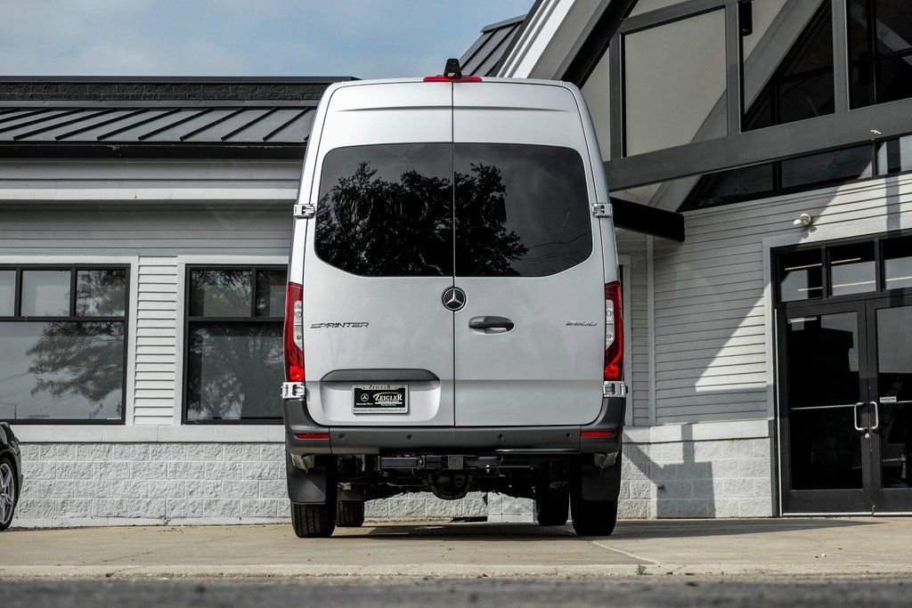 Used 2025 Mercedes-Benz Sprinter 2500 image 8