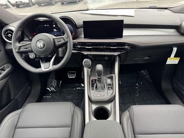 New 2025 Alfa Romeo Tonale w/ Premium Package image 7
