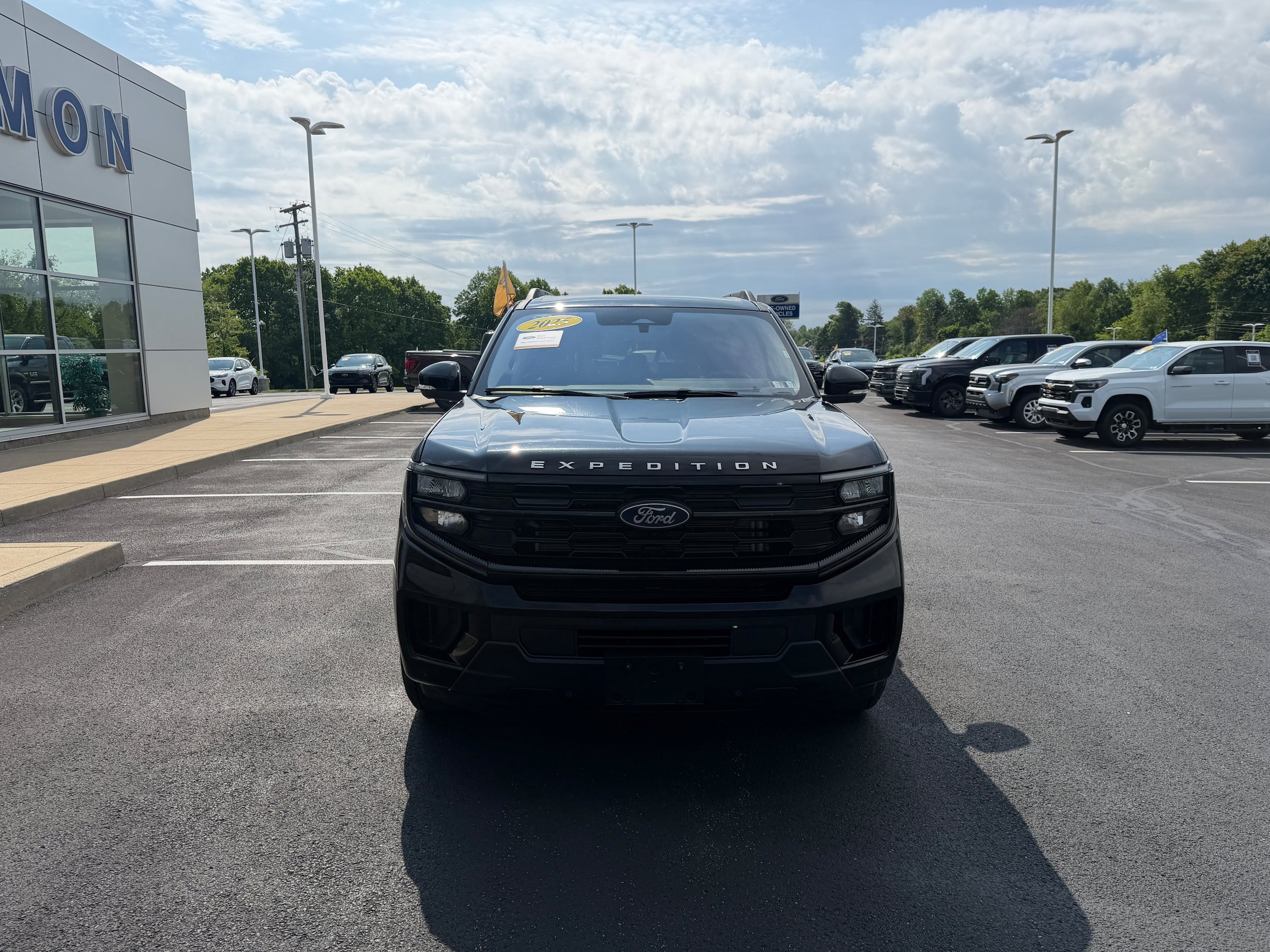 Certified 2025 Ford Expedition Active AWD/4WD image 3