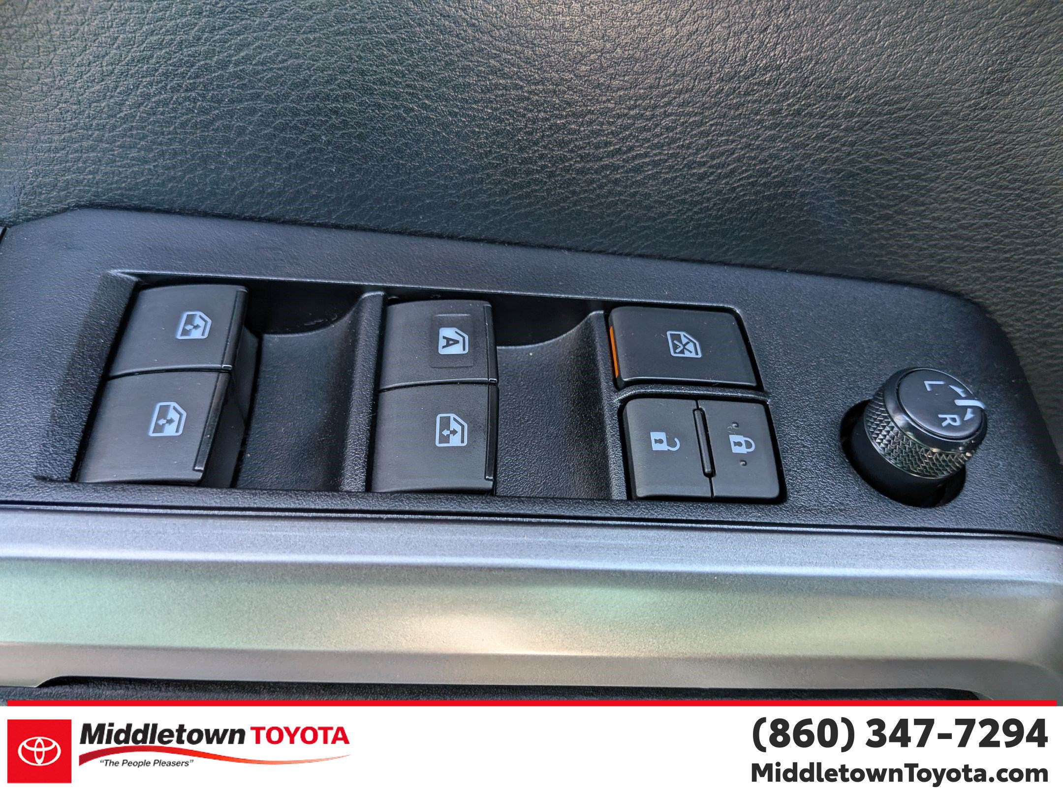 Certified 2020 Toyota Tacoma SR5 AWD/4WD image 12
