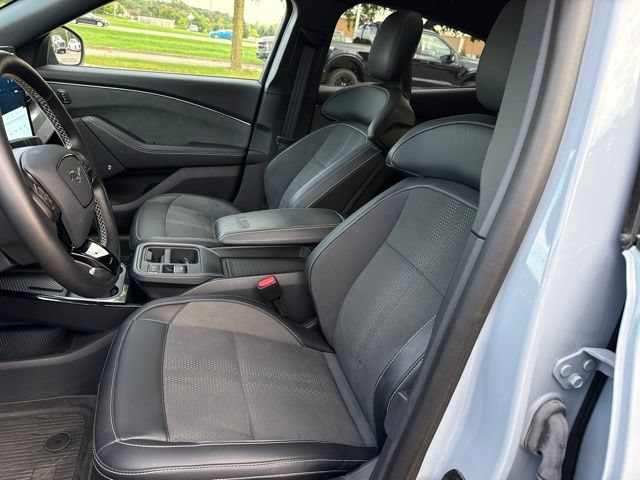 Used 2025 Ford Mustang Mach-E GT AWD/4WD image 18