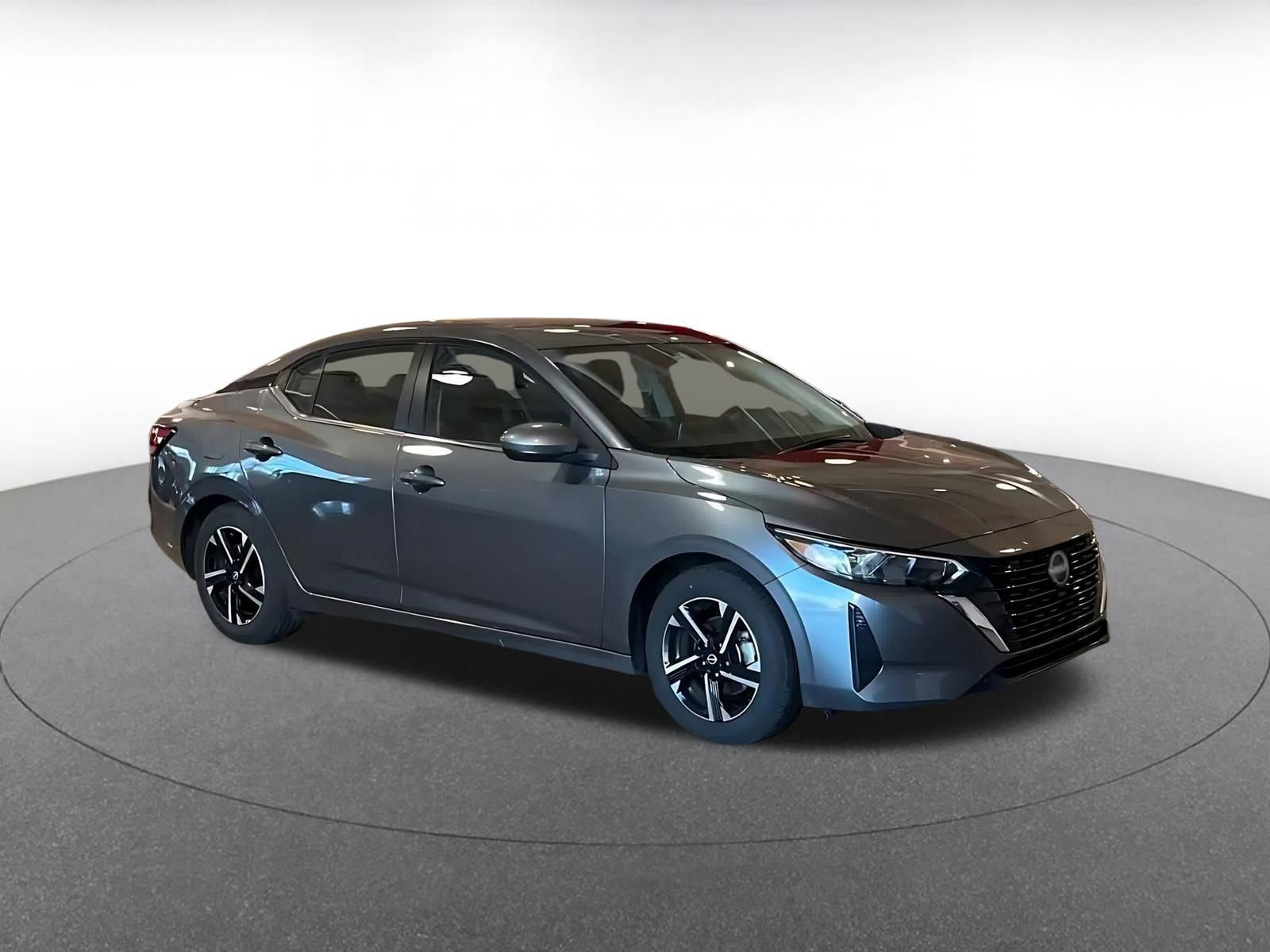 Used 2025 Nissan Sentra SV image 2